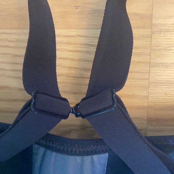 EUC Champion Black Sports-bra - Picture 12 of 12